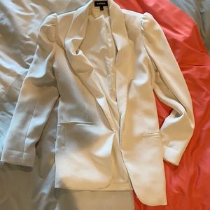 Express white boyfriend puff sleeve blazer